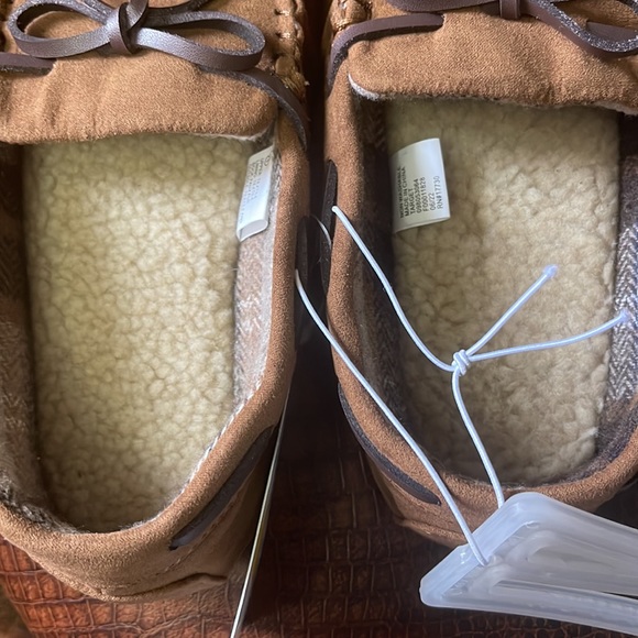 Children’s Cat & Jack lined brown house shoes size 1 new with tags. - Picture 6 of 6